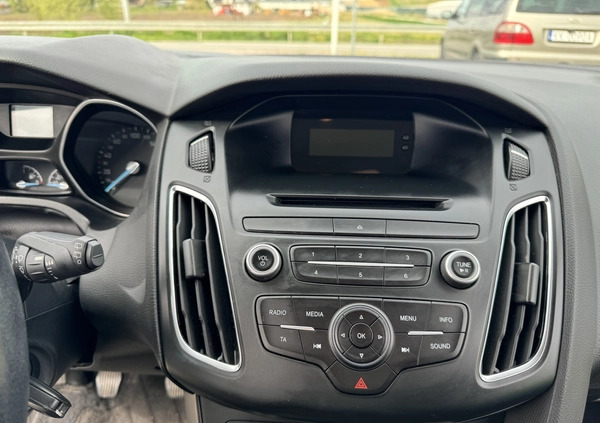 Ford Focus cena 41900 przebieg: 45007, rok produkcji 2018 z Kraków małe 781